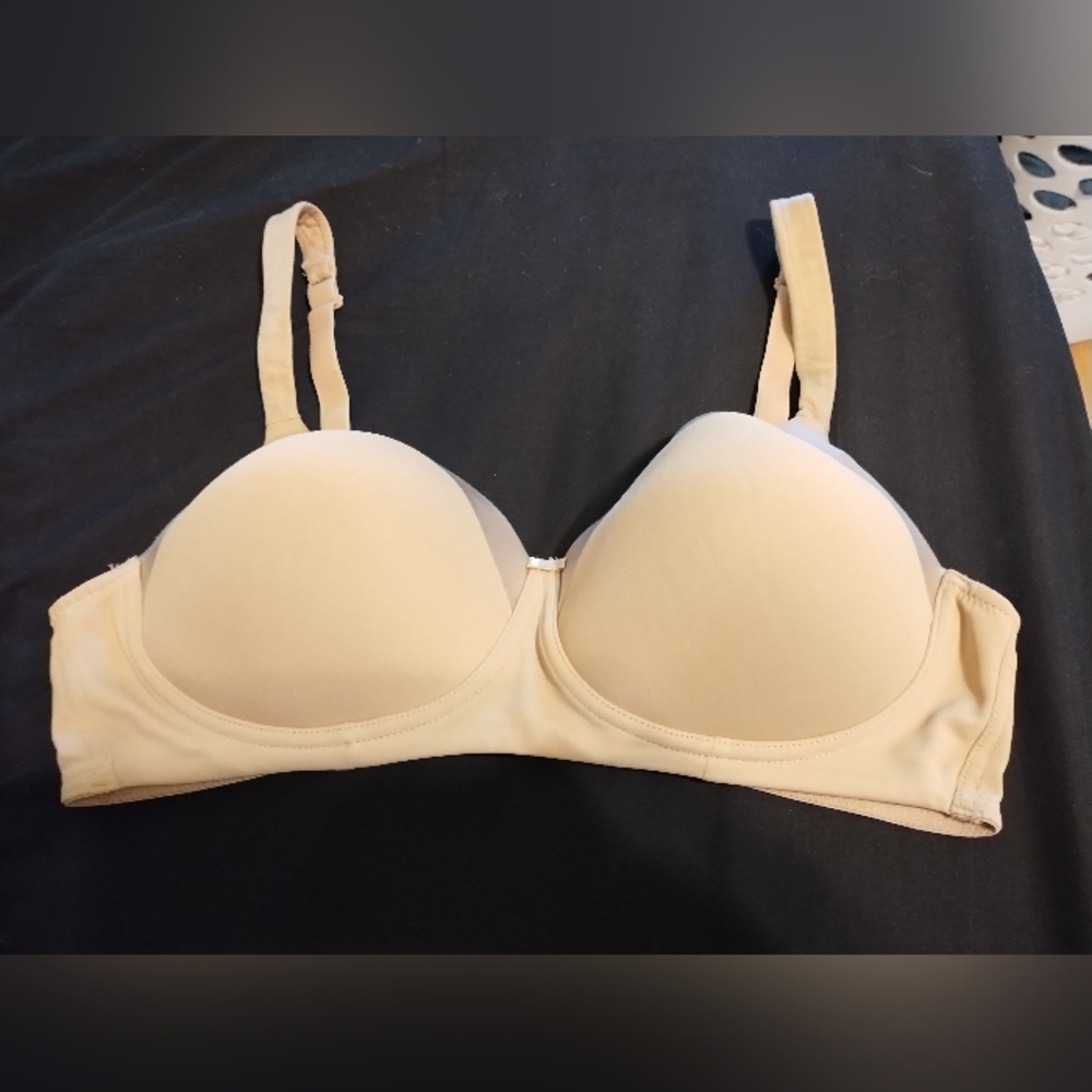 Playtex Wireless Bra Size 38C Three Hook Adjusters Padded Shoulder Soft